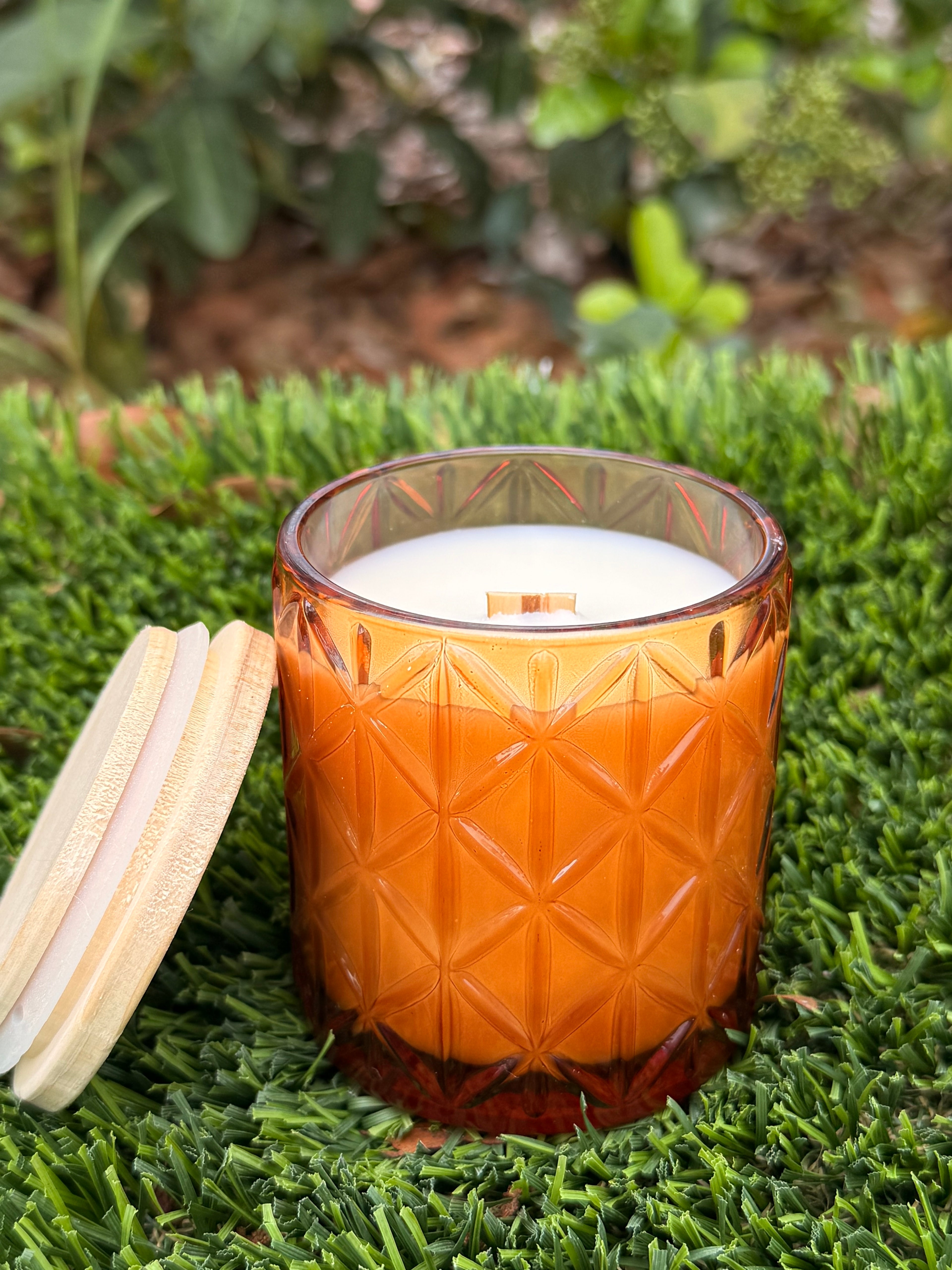 Beach House - Wooden Wick - 100% Coconut Soy Wax Candle - 5.5 oz